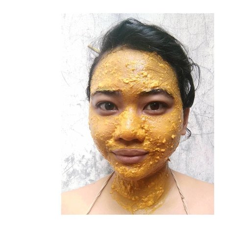 Once in a week (tried to!) I use natural remedy to use as a mask. My experiment ingredients would still be around turmeric, aloe gel, oatmeal, honey, mik, lemon, lime, cucumer, or even bedak dingin. Anything that could reduce inflammation and soothing my sensitive skin would be my best friend!

I have sensitive, hyperpigmentation, combination oily and normal, and acne prone skin. I don't really like sun, because it makes my redness worse and my head dizzy. I prefer cloudy gloomy weather than the sunny one. .
.
.
#tips #aryuvedic #clozetteID #clozette #facemask #homemade #turmeric #freshmade #facialmask #turmericmask #faceoftheday #masker #maskerwajah #healthy #skincare #beauty #aryuveda #oatmealmask