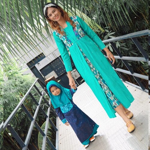 ..Memberikan kenyamanan untuk si kecil adalah prioritas saya apalagi untuk urusan memilih baju yang sikecil pakai  yang pasti faktor kenyamanan adalah hal utama. Dan suka banget muslim fashion dari @littlebeeboutique karena bahannya adem,motifnya lucu dan harganya juga terjangkau ...#lifestyleblogger #lifestyle #mominfluencer #momlife #beautybloggerindonesia #jakartabeautyblogger #indobeautysquad #beautyblogger #lookoftheday #fashion #love #clozetteid #whatiworetoday #mylook #fashionista #todayimwearing #instastyle #instafashion #outfitpost #fashionpost #todaysoutfit #fashiondiaries #fff #likeforlike #beautybloggerindonesia # #makeup #glowing #beautybloggers #muslimfashion #muslimanak