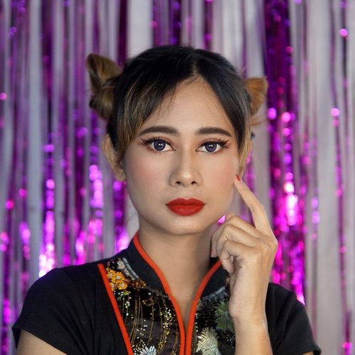 ..Gong xi fa cai !!! ..Happy chinese New Year ...Be happy & prosperous in the year ahead .....Complexsion : Foundi @maybelline Loose powder @pac_mt Countour @sephoraidn Blush @madame.gie Eyebrow @maybelline_indonesia Lipstik @lorealindonesia ..#gongxifacai #clozetteid