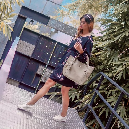 .
Stop worrying about the future, be grateful for today, and live your best...
.
Have a nice day ...
.
.
Bag @manjua.id 
..
#manjuabag #supportukm #ootd #clozetteid