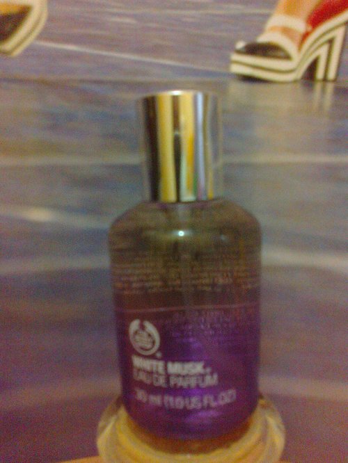 white musk from the body shop, make so confident , you must try it