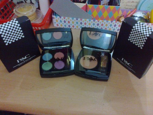 perfect glow spring with PAC eyeshadow and blush on love it ! 
