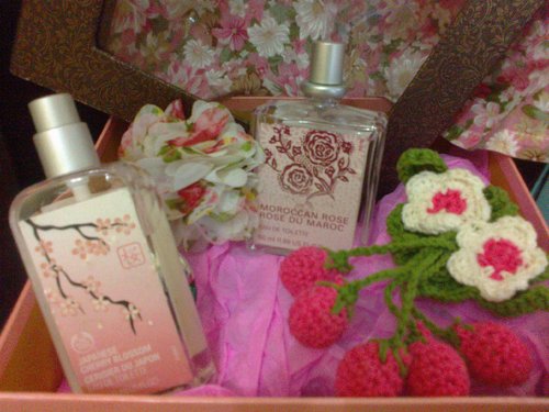 My Confidence get from the body shop fragnance,,never go in everywhere without this ! Morrocan and Japanese Cherry Blossom yaay! ^^