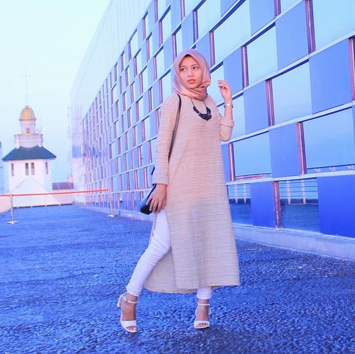 You bring me back to lifeAnd it's all in the name of love 💖#ClozetteId #streetstyle #hijabstreet