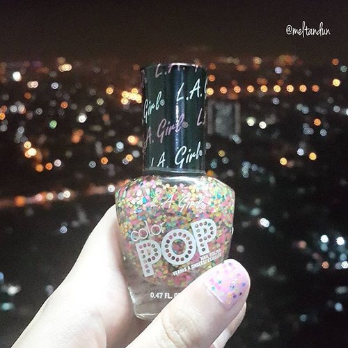 .
Say Hello Feisty!

It is glittery LA Girl Nail Polish that I got from @lagirlindonesia 💋.
.
I'm happy because it is cruelty free and most importantly fast drying & long lasting.
Always love the quality of LA Girl products.

Thank you for sending me @lagirlindonesia 
#ClozetteID #Fdbeauty
#beauty #makeup #nailpolish #glitter #lagirlcosmetics 
#MelTandunBeautyReview