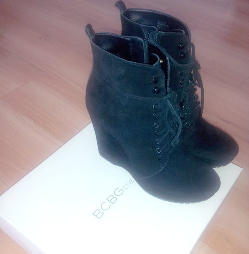 BCBG - viktory lace up booties...
Love this booties so much..it's really comfy!!!