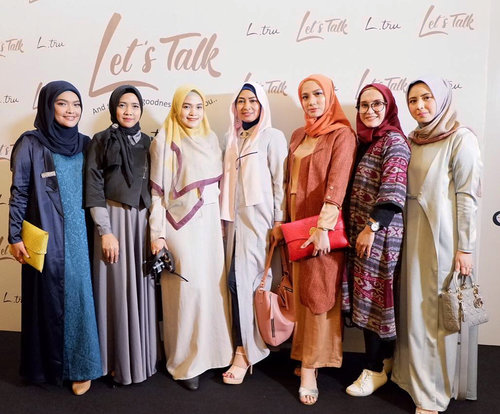 A glimpse of  #LtruAnnualShow2018 yesterday with fellow sisters 😘Love all the new Let’s Talk collection 😍...#LetsTalk #LetsTalk2018 #LtruLetsTalk2018 #miradamayanti #ClozetteID