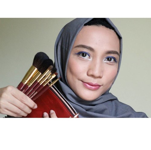 Yeayy... It's finally up on my blog full review of @lamicabeauty x @bubahalfian brush set.. go check it out at bit.ly/LAMICAXBubahAlfian or simply click link on my bio. Happy reading 😘
@clozetteid
#miradamayanti #ClozetteID #ClozetteIDReview #blogger #ClozetteIDXLamica #beauty #LamicaXClozetteIDReview #beautyblogger #brushset #beautyreview #fcls #c4c