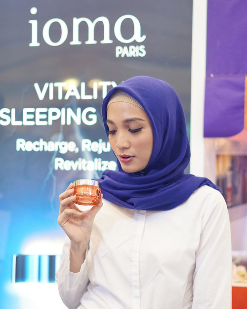 Earlier yesterday at the launch of Vitality Mask by @iomaindonesia with @jean_michel_karam Founder and CEO Ioma Paris
.
I also had a chance to see the demo of their latest Ioma in Lab machine which made an effective personalized skincare based on your skin needs. Wow what an amazing technology.. It surely made Ioma Paris as no 1 personalized skincare 😍
#miradamayanti #BloggerMafiaXIoma #BloggerMafia #IomaParis #ClozetteID #IomaIndonesia #skincare #blogger #beautyblogger #Recharge #Rejuvenate #Revitalize