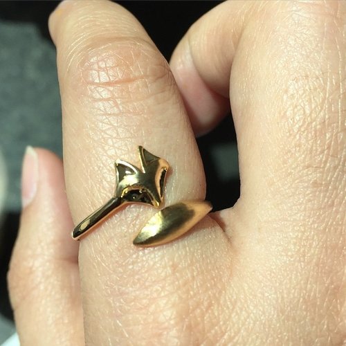 So adooooorb! Finally received my fox ring from @etsy 😆 so happy with my purchase!
#clozetteid #ring #fox #fashion #cute #accesories #jewellery #jewelry #etsy