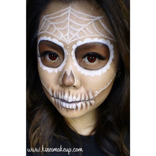 My newest Last Minute Halloween idea tutorial is up! This Sugar Skull was inspired by the lovely @ssssamanthaa from @batalashbeauty 😘 I absolutely love her videos and adore her makeup skills! 😍😍😍 you guys need to check her out! Anyways, details over on ze blog (link directly to the post is on my IG profile)... All brands used for this look are also mentioned in the blog, and tagged here.#clozetteid #clozetteambassador #kireimakeup #sugarskullmakeup #batalash #sugarskul #whitesugarskull #makeup #makeuphalloween #halloween #halloweenmakeup #cosplay #narutocontacts #lastminutehalloween #universodamaquiagem_official #makeupfanatic1