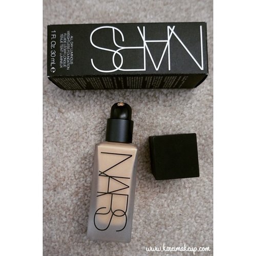 My new favorite foundation! Lightweight yet full coverage! 1 pump to cover the whole face, and you don't need any brush 😁 check out the before and after photos on my blog (link is in my profile) 😘——————————————————#clozetteid #kireimakeup #nars  #makeup #review #foundation #mua #makeupartist #narsissist #beautyblog #beautyblogger #torontoblogger #torontobeautyblogger #indonesianbeautyblogger #hamiltonblogger #hamiltonmua #hamont #sephora #makeupjunkie #makeupaddict #makeupblog #foundationreview #makeupblogger