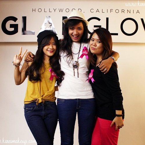 With @leonisecret and @sophie_tobelly at @glamglow_ind event last weekend, as @clozetteid ambassadors! Yes, we brought our clozette ambassador pins! Lol Go sign up at Clozette.co.id for anything and everything about Fashion and Beauty! Go go go! Xoxo

#clozetteid #clozetteambassador #ootd #motd #lotd #fotd #indonesian #indonesianblogger #indonesiandesigner #indonesianbeautybloggers #indonesianfashionbloggers #girls #beauty #jakarta #glamglowevent #fashion #community #fun