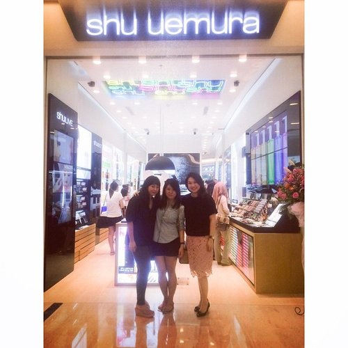 Congrats once again @shuuemuraid for your new shu boutique at Emporium Pluit Mall! Now we can shop till we drop! Lol
•••
#clozetteid #shubabes #shulashes #shuuemura #jakarta #northjakarta #pluit #emporiumpluit #makeup #makeupaddict #makeupartist #makeupjunkie #asian #asianmakeup
