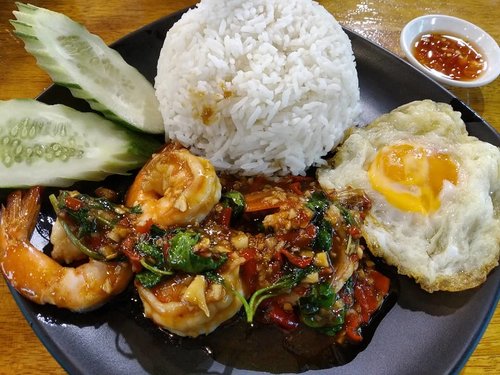 Pengen makan makanan ini lagi, yang waktu itu buat dinner di Asiatique Bangkok 🇹🇭
Kalau di Indonesia biasanya chicken or beef. Daku lagi mau yg udang ajaaa... 🦐

#balqis57kuliner #balqis57travel #foodie #foodblogger #asianfood #dinner #meal #thaifood #clozetteid