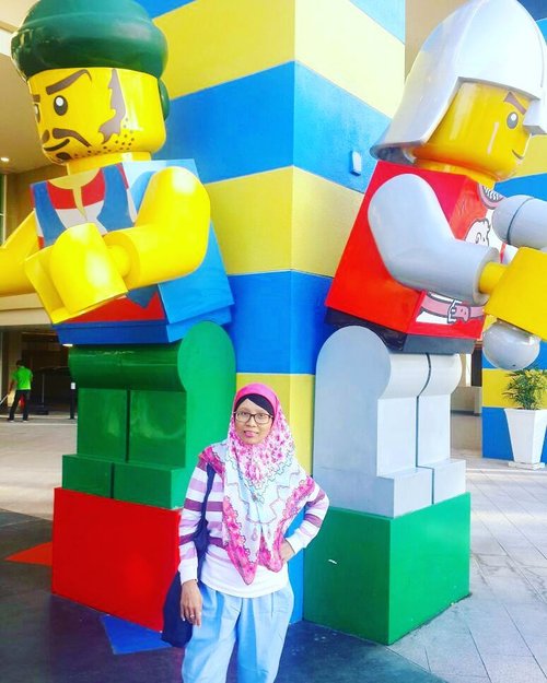 Legoland , Johor Bahru Malaysia 🎢🎭🎠🎪🎲🎨1 February 2018 📰#Travel #traveller #Wanderlust #Journey #traveling #TravelBlogger #trip #Holiday #Asia #Themepark #Legoland #Playground #Kids #toy #toys #ammusementpark  #Malaysia #balqis57travel #clozetteid