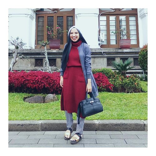 My face definitely tells everything about how happy I am today. See you around guys!#Clozetteid #abmlifeisbeautiful #acolorstory #happysunday #abmlifeiscolorful #encycloid #whatwelike #hijabchic #ootd #fromwhereistand #lookbookindonesia
