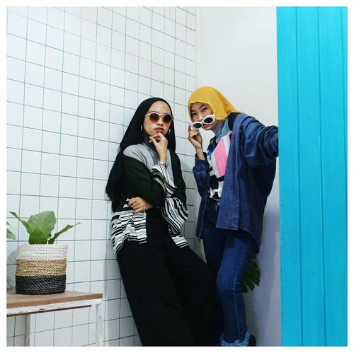 Someone said when you in doubt, wear red. But for us, wear color as much as you can. Catching up with my rainbow @rimasuwarjono. Perfectly captured by @putriayully...#clozetteid #acolorstory #abmlifeisbeautiful #abeautifulmess #chictopia #starclozetter #fashionblogger #hijabchic #whatwelike #lifeisgood #ootdind #clashingcolors #lookbookindonesia #ootdfashion #lookgoodfeelgood #hijabblogger #hijabootd