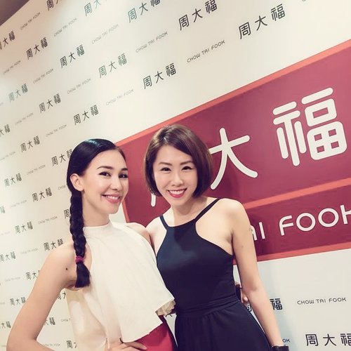 With @sevara_mir at #ChowTaiFook's at @ion_orchard boutique opening, this is  their second retail presence in #Singapore after its first at The Shoppes at Marina Bay Sands. 
#Clozette #ClozetteID #LOTD