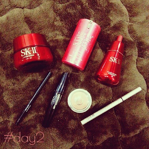 Less is more. #Day2 of My Daily Beauty Products #30daysbeautychallenge. #SKII Stempower is a must, BB Cream Skin79 plus SPF, blush, mascara, eyeliner and eyebrow. That's all :)