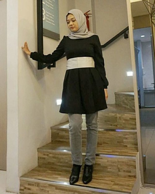 Simple Elegant with Monochrome
.
📷 : @vannysariz .
#monochrome #grey #black #simple #elegant #outfit #fashion #fashionid #fashionindo #hijabootd #hijabootdindo #ootd #ootdindonesia #ootdindo #blogger #beautyblogger #bblogger #influencer #clozette #clozetters #clozetteID