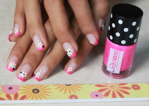pinky flowery nail art w/ sticker