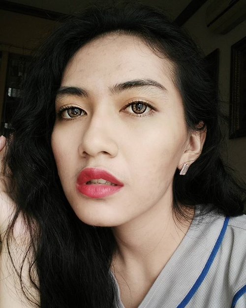 #motd I'm using @esteelauder Liquid Lip Potion - Lethal Red. What do u think guys? I hope my lips would be look like Kendall Jenner :p @clozetteid #makeuprevue #makeup #makeupjunkie #EsteeLauderEnvy #esteelauderindonesia #makeupreviews #beautyreview #beautyblogger #beauty #beautyjunkie #clozetteid