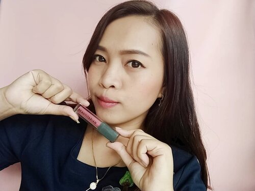 @beautitarian Metalip Berry Pixiedust natural banget dibibirku, keliatan ga sih glow shimmer nya? 😍

Review lengkap ada di blog aku 
http://www.mybeautypinastika.com/2019/08/beautitarian-metalip-lipstick-review.html

#clozetteID #beauty #Beautitarian #BloggerCeriaXBeautitarian #selfie #selca #BloggerCeria