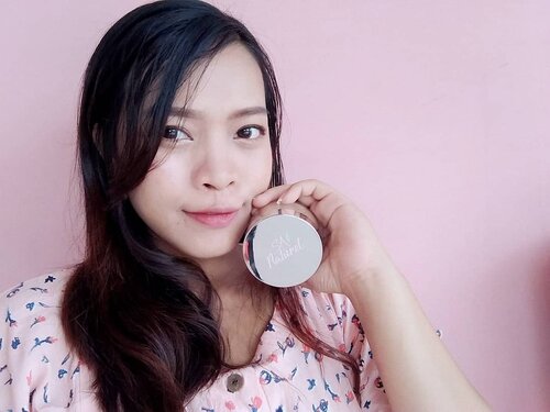 Natural makeup with @sanaturelofficial by @shandyaulia Loose Powder in Camel ❤️❤️ #ClozetteID #fotd #beauty #sanaturelbyshandyaulia #sanaturel #beautyblogger #bblogger #selfie #selca #coordinate #asian #love #makeup