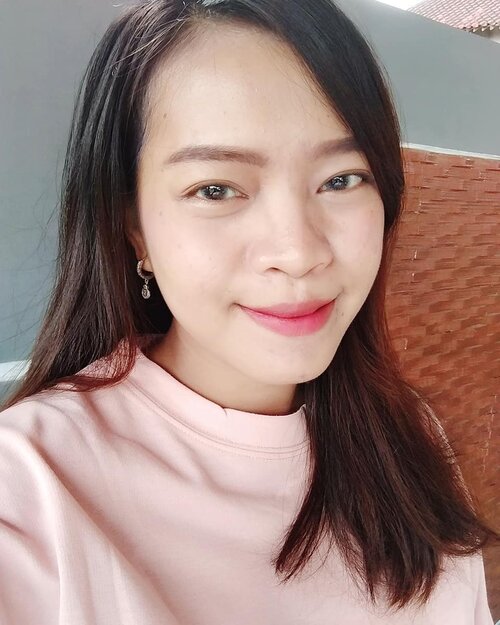 Sunday Morning 🌞🌞 #ClozetteID #beauty #love #fotd #selfie #selca #faceoftheday #sunday #love #blogger #beautyblogger #coordinate #bblogger #indonesianbeautyblogger #indonesianblogger