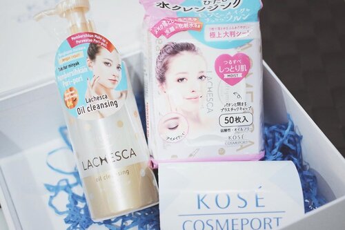 KosecosmeportThanks to @kosecosmeport for giving me this beauty bundle 💕1. Softymo Lachesca Oil Cleansing	Pembersih bertekstur minyak tapi bisa buat  eyelash extention. Memiliki kandungan : malic acid, citric acid, jojoba oil di dalamnya yang bermanfaat untuk mengangkat sel kulit mati2. Softymo Lechesca Cleansing Sheet Moist 	Tisu yang bisa kamu gunakan untuk membersihkan makeup. Di dalamnya juga terdapat malic acid dan citric acid yang dapat mengeksfoliasi sel kulit mati. Perlu sedikit diperhatikan untuk pemilik kulit sensitif bahwa pada ingredient list terdapat fragrance dan alcohol inside.Selain itu di dalemnya ada sodium hyaluronate a.k.a hyaluronic acid yg berguna buat lembabin juga. Jadi ngangkat kulit mati tp ngga bikin kering 🤗Oh, and their products 100% made in Japan. Can’t wait to try!#EverydayBeauty #BersihPakaiSoftymo #Kosecosmeportid #ClozetteID@kosecosmeportid @watsonsindo @clozetteid