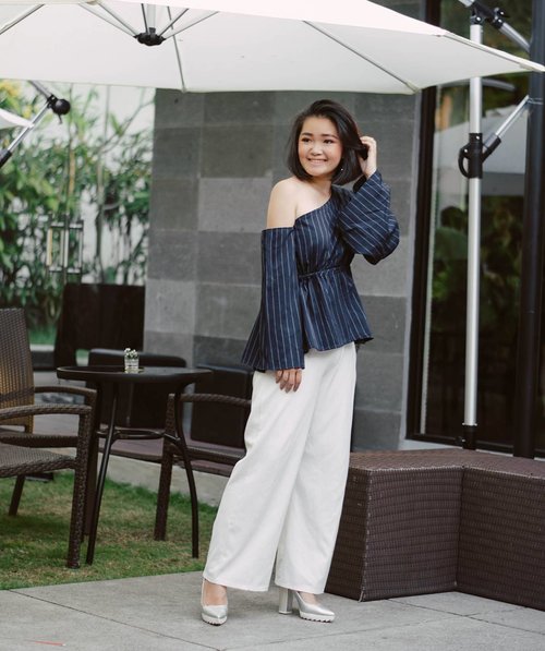 Little glimpse from last week summer tea time with @platinumgrill and @mizeru....📷@wulanwu My top from @avgal_collection....#bloggerindonesia #lookbookindonesia #beautyguru #beautyvlogger #beautyblogger #clozetteid #bloggerstyle #fashionblogger #fashionstyle #fashionindo #indonesianbeautyblogger #indonesian_blogger #indonesiabeautyblogger #youtubeasia #youtuberindonesia #clozetteambassador #beautyindonesia #indobeautygram#stylehaul #cgstreetstyle #ggreptrend #ggrep #ootd