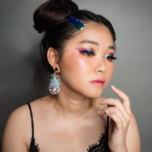 My alter ego! Unicorn!!🦄🦄🦄❤️❤️Love how glitter can change everything!!! @eclatpressedglitter....#charisceleb #tampilcantik #inspirasicantikmu #ragamkecantikan #undiscovered_muas #make4glam #dailygirlsfeed #tipscantik #koreanmakeup #videotutorial #makeuptutorial #autoplay @tampilcantik @tipscantikreatif #colorfulmakeup #ulzzang #asiangirls #clozetteid #clozetteambassador #cutemakeup #unicornmakeup #kidsmakeup #clozetteid @indobeautygram #clozetteambassador