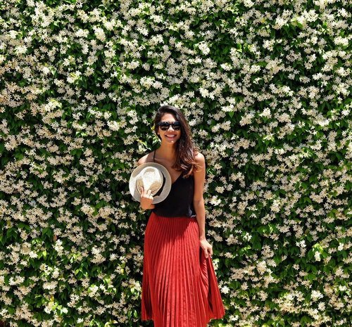 A day well spent in Alhambra today.  Beautiful day in a beautiful place! ✨

P.s. That wall of flowers is like a dream come true for me😍

#wanderlust #quotes #girls #goodvibes #love #travel #instamood #spain #femaledaily #clozetteid #garden #ootd #andalucia #granada #wallofflowers