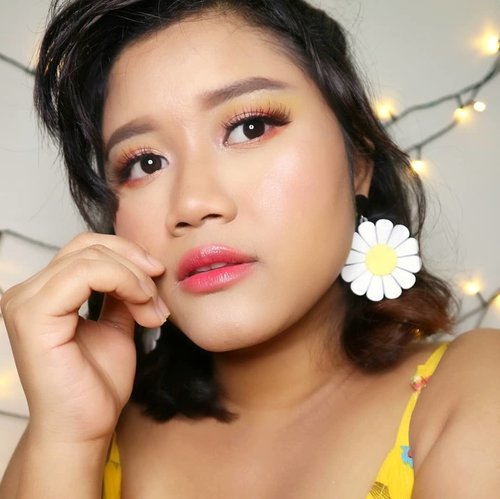 Take Me Away
I Need The Sun
And The Wave 
Next month, I will have vacation  to the beautiful island in my beloved country, Indonesia.... 😘🏖🏝 so, I was doing a makeup that's was perfect for summer ☺  eyeshadow using @juviasplace Zulu palette 
#makeupideas  #makeup #beautybloggerindonesia  #asiangirls #indobeautygram #summervibes☀️ #summermakeup #makeupartist #qatarmakeupartist #undiscoveredmuas #wakeupandmakeup #makeupartistsworldwide #instadoha #tampilcantik #kbbvfeautured #beautinesiamember #clozetteid #yukalicious15