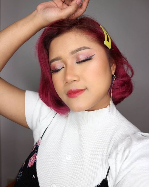 "One day i woke up and realised I was not made for anyone, I was made for me. I am my own."

#makeup #makeupideas  #mua #makeupartistsworldwide  #wakeupandmakeup #beautybloggerindonesia #indonesiabeautyblogger #beautynesiaid #kbbvfeautured #clozetteid #tampilcantik #tipskecantikan #undiscovered_muas #shorthairstyle #ragamkecantikan #makeupaddict #makeupoftheday #makeuplover #100daysofmakeup #makeupartistbelgium
#yukalicious15