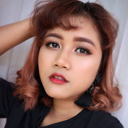 Hello!! Good Morning 🌞

#makeupideas  #makeup #beautybloggerindonesia  #asiangirls #javanesegirl #indobeautygram  #undiscoveredmuas #wakeupandmakeup #makeupartistsworldwide  #tampilcantik #kbbvfeautured  #clozetteid #yukalicious15