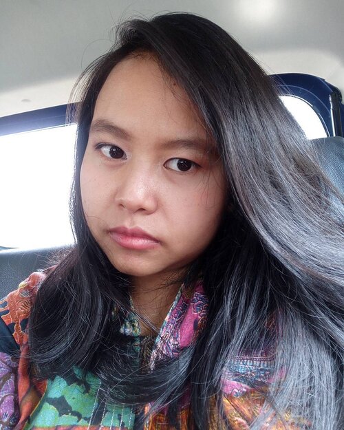 Yesterday's ibu menyusui no-makeup makeup alias trying to put make up as minimum and as fast as I can 😂😂😂 happy long weekend!
.
-------
.
#selfie #nofilter #nomakeupmakeup #nomakeuplook #clozetteid #clozette #makeup #muotd #indobeautyblogger #nosmile #latepost #peopleinframe #likesforlikes #like4like #likeforlike #sharethemoment #liveauthentic