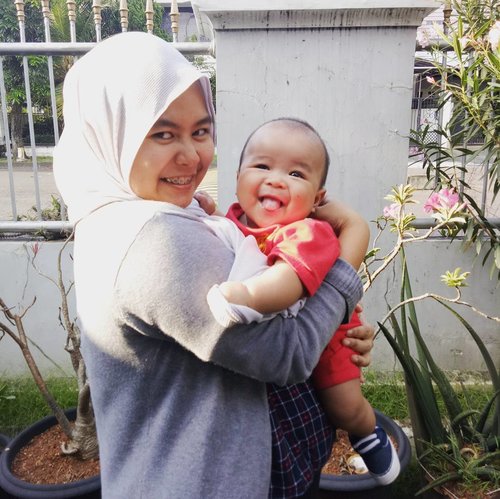 Mom. A person who loves you unconditionally. And a person who is okay she doesn't look her best on photos as long as you are looking good 😅
.
-------
.
#clozetteid #clozette #ootd #hijab #ootdhijab #baby #momandson #mom #fourmonthsold #fourmonthsoldbaby #satriorazendriapradana #babylove #love #bayiasi #babyinframe #peopleinframe #anakasi #pejuangasi #asix #asieksklusif #babyboy #likesforlikes #like4like #likeforlike #liveauthentic #sharethemoment #livefolk #livefolkindonesia