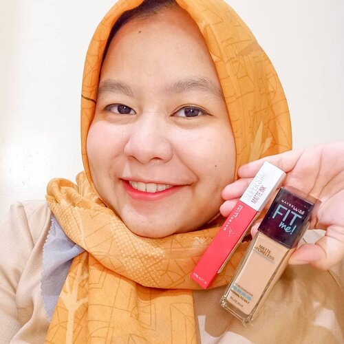 Ramadan sebentar lagi! Mohon maaf ya bila ada salah kata atau ucapan. Semoga di bulan ini, segala ibadah & niat baik kita dilancarkan. 🙏🙏

Jangan lupa juga untuk tetap ber-skincare ria ya biar kulit tetap terhidrasi buat nanti Lebaran. Biar glowing hihi. ✨✨ Beberapa tips juga untuk makeup saat Lebaran adalah cari yang longlasting alias tahan lama! Kaya dua produk @maybelline ini, Fit Me Foundation & Superstay Matte Ink. 😍

Fit Me Foundation versi matte & poreless ini salah satu foundation pertama yang saya pakai. Enak banget karena memang matte dan cukup tahan ketika keringetan. 👌 Downsidenya sih agak oksidasi, jadi ambil shade yang agak terang sedikit ya. 

Kalau Superstay Matte Ink sih ga ada yang ngalahin. AWET BANGET DI BIBIR. 🥰🥰 Pas Lebaran makan segala macam rupa masakan, tetap nempel dong. Jadi tetap oke dipakai foto-foto maupun video call dengan keluarga tercinta. Still looks fresh! 💁🏻‍♀️

Kalau produk Maybelline favorit kalian apa? Kalau mau beli, sekalian ada promo di @tokopedia nih sampai 50%. PLUS ada Exclusive Gift Set berisi FREE HIJAB ZM! 😍 Kalau pakai kode MYBKOL07, dapat tambahan diskon 30rb juga loh~ Linknya ada di IGS yaa. Jangan sampai ketinggalan!

.
-------
.
#MaybellineID #MaybellineDareToShare #maybelline #maybellineindonesia #fitme #fitmefoundation #superstaymatteink #lipsticksuperstay #reviewIbuFaradila #reviewfoundation #reviewlipstick #reviewmaybelline #makeup #makeupindo #foundation #liptint #clozetteid #clozettedaily #infodiskon #diskon #diskontokopedia #tokopedia #voucherdiskon