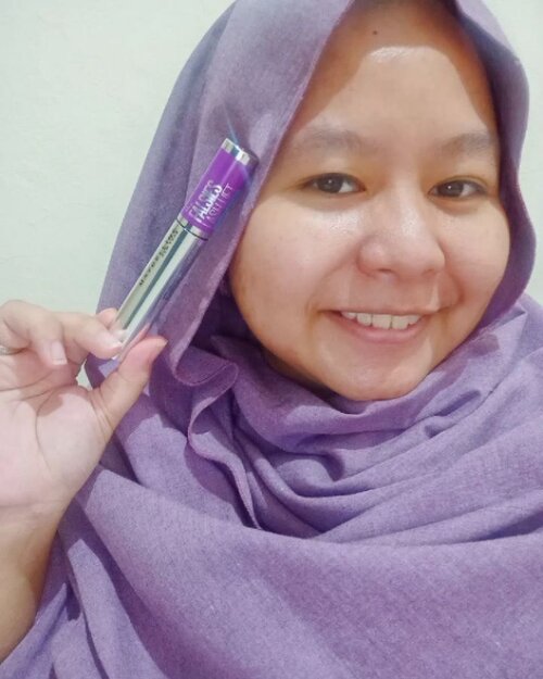 My eyelashes are barely there. Pendek & ga lentik wkwkwk. Jadi seneng banget kalau ketemu produk sebagus @Maybelline The Falsies Lash Lift ini. 😍😍😍

Asli, bulu mata jadi lebih lentik dan tebal seperti abis di lash lift! It's a lifesaver kalau lagi buru-buru wkwk. PS : I wore this in my brother in law wedding last weekend. Tahan seharian! 🥰

Ga usah pakai penjepit bulu mata, bisa auto lentik juga. TERHARU. Plus dia waterproof, plus kalau dikucek-kucek (secara tidak sengaja) ga bleber kemana-mana. 👌 Love! Bisa swipe-swipe buat lihat mini reviewnya ya. Long review nanti antri dulu di blog wkwk.

Nah, pas banget sekarang waktunya belanja Maybelline di Waktu Indonesia Belanja @tokopedia! Ada diskon up to 50% plus cashback sebesar Rp. 30.000,- (minimal pembelian Rp. 100.000,-) kalau pakai kode voucher : 

🛍️ KOLMYB007 🛍️

Oiya, kalau belanja lebih dari Rp. 150.000,- bisa dapat pouch cantik gratis loh~ 😍 Yuk jangan sampai ketinggalan borong produk Maybelline di Official Storenya di Tokopedia ya. Linknya nanti ditaruh di stories. Happy shopping! 🛍️🛍️🛍️

.
-------
.
#maybelline #maybellineindonesia #thefalsies #mascarathefalsies #mascaramaybelline #reviewIbuFaradila #reviewmascara #reviewmascarathefalsies #reviewmascaramaybelline #makeup #makeupindo #bulumata #mascaraindonesia #clozetteid #clozettedaily #infodiskon #diskon #diskontokopedia #waktuindonesiabelanja #wibtokopedia #tokopedia