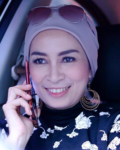 Yesterday's makeupMeet up - Jemput les - Kntr PaksuMakeup: @focallureEaring : @aksesoris_imporr..#hijabstyle #makeuplook #beauty #instabeauty #clozetteid #over40style #fashionhijab