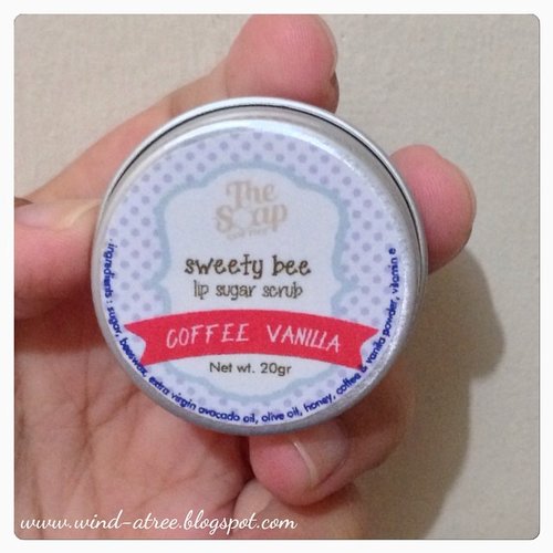 Another lips ritual from @moporie 😍 lip scrub, they have many varian, but lucky me, I got my favorite flavour....coffee vanilla 😘😘 ☕️ read my full review on www.wind-atree.blogspot.com #clozetteID #indonesiabeautyblogger #idblogger #beautyblogger #bbloggers #bloggerindonesia #instabeauty