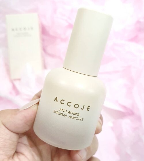 Hallo man teman, saya mau nanya donk, kalian sehari-hari pakai serum atau ampoule? Emang beda ya win? Beda donk, makanya namanya juga beda 🤭 kalau sama mah sebutnya serum aja semua 🤣 bedanya apa tuuu? Cek ke blogpost terbaru aku ya, sekalian mau promoin ampoule yang mantul banget buat kalian yang udah waktunya pakai skincare dengan kandungan anti aging.Kayak aku 🤭 menjelang usia cantik aka dewasa aka matang, whatever kalian sebut dah hahahaa 🤣 aku butuh banget skincare yang menolong kulit aku melawan semua tanda-tanda penuaan yang semakin nyata.Beli ANTI-AGING INTENSIVE AMPOULE harga promo dihttps://hicharis.net/Wind1403s/f5I review dan penjelasan lengkap bisa cek link hidup di bio ya.#CHARIS #ANTIAGING #AMPOULE #ACCOJE #JEJU #CHARISSTORE #charisAPP #clozetteID #abbeatalgorithm #abcommunity #idskincarecommunity #koreanskincare #skincaredaily #naturalcosmetics #abblogger #skincareobssesed #abroutine #instaskincare #igskincare #skincarecommunity