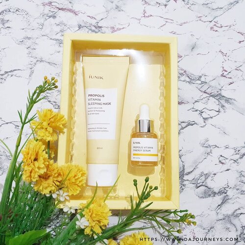 Udah lama kepo sama iUNIK, brand asal Korea yang terkenal karena ingredients nya yang EWG, simple tapi mantul, makanya jadi favorite banyak blogger dsn skincare enthusiasts.Akhirnya bisa nyobain sendiri, ternyata aku sama produknya iUNIK tuh cemacam hubungan love hate relationships hahaaa aku suka hasil akhirnya setelah dipakai kurang lebih 3 minggu, kecuali serumnya ya, karena kecil banget jadi seminggu abis 😅 soalnya luas penampang wajah saya beda dari kebanyakan, pipi semua isinya 🤣.Pas dipake sih saya kurang suka sama ehm cek di blog deh apanya yg saya ga suka wkwkk tapi pas liat before afternya, kok bagus 😅 lanjut deh kalau gini mah, oh ya tonernya lebih ke essence kalau menurutku soalnya teksturnya mirip essence daripada toner.Review lengkap bisa cek di link hidup di bio, yang mau beli produk #iUNIK bisa cus ke @ponnybeaute dijamin ori, kalau nggak tau mau coba yang mana, chat sama mimin aja dulu nanti di bantu konsultasi.#skincarejunkie #beautytalk #skincarehoarder #treatyourskin #skinstagram #skincarecommunity #skinluxury #abskincare  #igskincare #igskincarecommunity #kbeautyaddict #koreanskincareroutine #skincareblogger #skincareinfluencer #abcommunity #tbwskincareroutine #discoverunder10k #SBNetwork #STARTWITHSBN #SOCOBeautyNetwork #clozetteID #idskincarecommunity #koreanskincare #skincaredaily #skincareobssesed