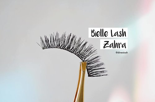 Detail desain @biellelash in Zahra ❤️
.
.
Favorite lashes in the month of Ramadan - @biellelash in Zahra
.
.
#Clozette #Clozetteid #Beauty #Makeup #lashes #biellelash #zahra #Ramadhan #sunshine #naturallashes #volume #cateyes #instabeauty #instamakeup #bloggerreview #beautyblogger #bbloggers #dasistersblog #flatlayoftheday