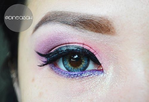 Failed!! 😣😣 Tadinya mau kasih judul ini Romance eotd, tapi sepertinya gagal 😞😞 ✔Eyebrow @anastasiabeverlyhills #Browwiz
✔Eywshadow @urbandecaycosmetics @Thebalm #ltprocosmetics ✔Eyeliner @maybellineina Hyper gloss liner
✔Waterline @silkygirl_id Eyelight pencil
✔Softlens @kawaiibeautyjapan Ageha Lunitia

#Clozette #Clozetteid #beauty #makeup #eyemakeup #motd #motdid #eotd #purple #pink #romance #anastasiabeverlyhills #browwiz #urbandecay #japansoftlens #instabeauty #instamakeup #bbloggers #beautybloggerid #dasistersblog