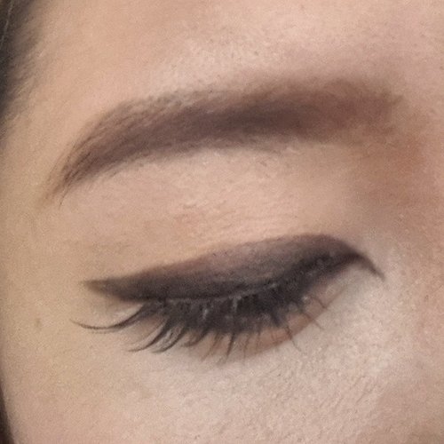 Today's eye makeup. No eyeshadow and thicker eyeliner when I'm on my class.

the ingredients:
1. Dolly Wink Pencil Eyebrow no. 2
2. Etude House Color my Brow no. 3
3. Kate Quick Eyeliner in BK-1
4. D.U.P Eyelashes #905

#clozetteid #clozettedaily #eotd #eyemakeup #simple #eyeliner #black #eyebrow #eyelashes
