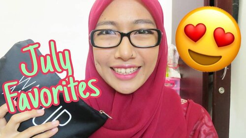 Udah nonton video terbaruku??
.
.
.
Semua tentang produk yang aku suka selama bulan Juli kemarin. Yuk ditonton! Link ada di bio yaa. Please gimme some 💖💖💖👍
.
Products mentioned:
@f2f.cosmetics makeup pouch
@sensatia_botanicals acne clarifying charcoal mask
@marckscosmeticind beauty powder
@purbasarimakeupid hi-matte lipcream 05
@fanbocosmetics matte lipstick 03 & 06
@nivea_id whitening happy shave deo & makeup starter day cream
@id.biore pore pack cherry blossom
@toko_palugada makeup sponge
@octopus_project mini card holder
.
.
.
#aidachtcom #clozetteid #makeup #beauty #blog #makeupinspired #makeupjunckie #l4l #f4f #makeupreview #makeuptutorial #indonesiabeautyblogger #femalebeautyblogger #bloggerperempuan #jakartabeautyblogger #beautybloggerindo #bvlogger #facemask #charcoal #lipcream #mattelipstick #powder #porepack #daycream #deodorant #makeupsponge #cardholder