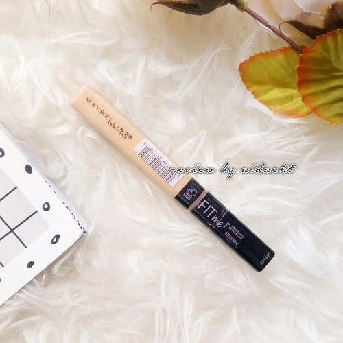 Males mekapan tapi tetep mau kelihatan fresh, concealer for the rescue!
.
Aku udah hampir setahun punya @maybelline fit me concealer camouflant ini dan hampir tiap makeup pasti pakai ini. Kadang pakai di atas foundation atau cuma pakai concealer doang dan diset pakai bedak. Baca review dan lihat perubahan aku pas pakai concealer ini di blog aku yuk! Seperti biasa, linknya di bio ya sisters 👻
.
.
.
#aidacht #clozetteid #beautiesquad #Maybelline #fitmeconcealer #fitme #concealer #beautybloggers #beauty #makeupjunckie #makeupslaves #makeupreview #blogger